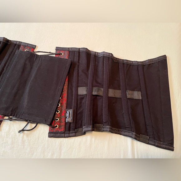 28 red damask under bust steel boned corset goth Victorian - Picture 5 of 5